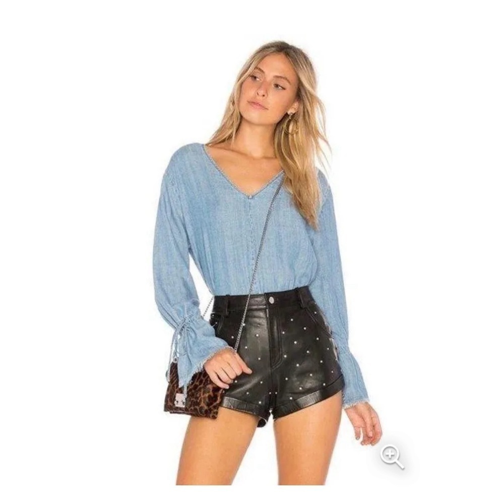 RAILS medium women’s chambray blue vneck long sleeve top tie wrist fray hem